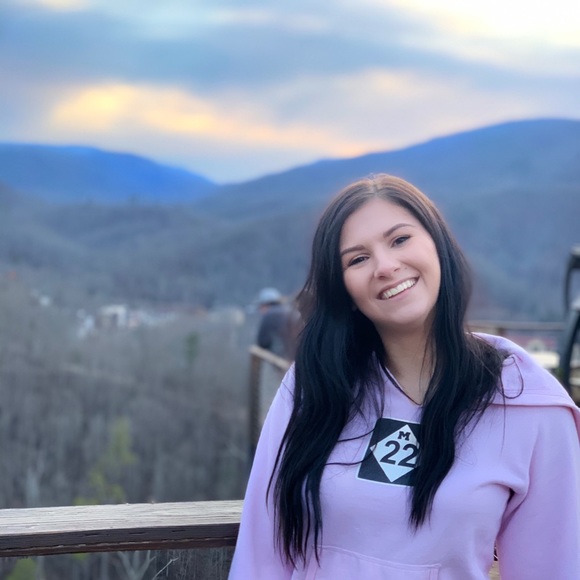 Meet your Posher, Taylor - Picture 1 of 1